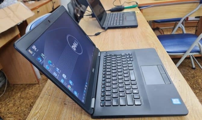 cho thuê laptop sự kiện